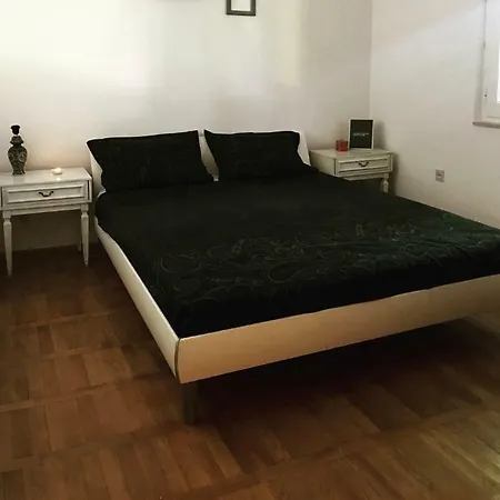 Denebola Apartman *