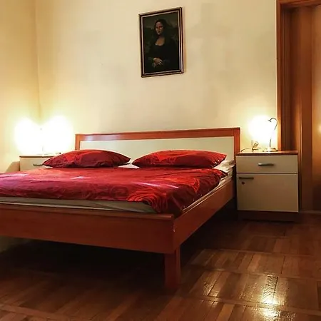 Denebola Apartman *